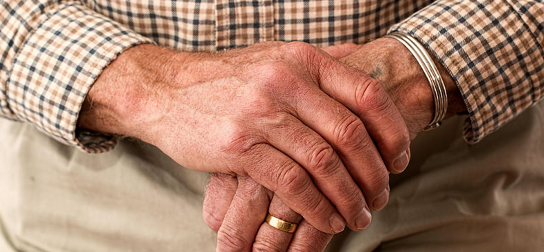 Derechos de las personas mayores en residencias y hogares de cuidado